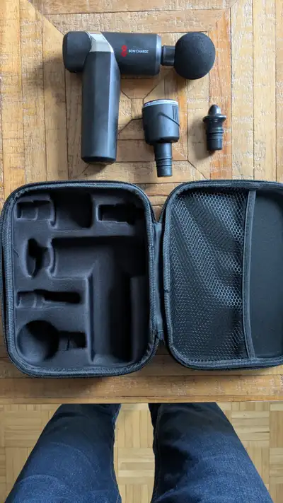 Teriffic quality Massage Gun for sale! Excellent for samelf-care and muscle relaxation. Includes 5 u...