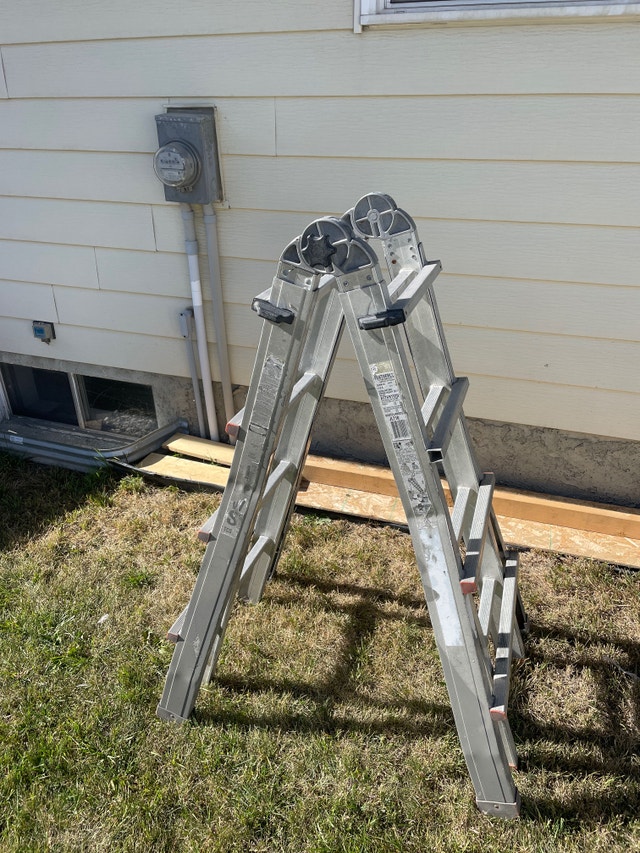 Jaws ladder with original accessories Ladders & Scaffolding Calgary Kijiji
