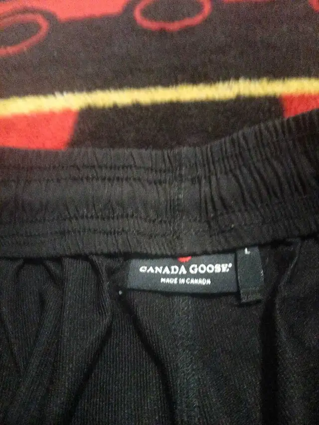 Canada goose ovo cargo pants in Men's in Oshawa / Durham Region - Image 5