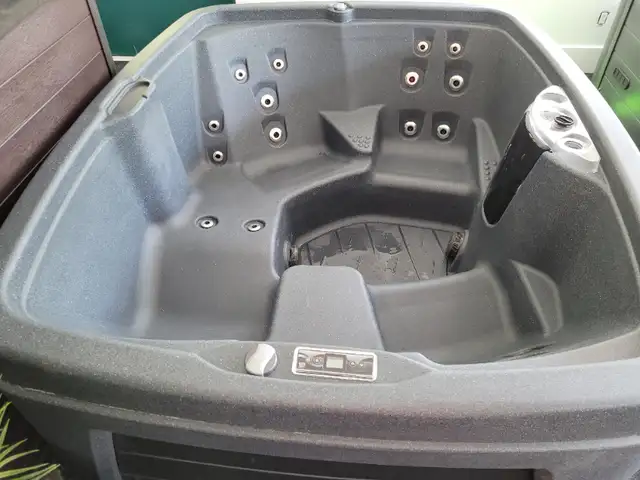Hot Tubs & Swim Spas - in Stock & on Sale in Hot Tubs & Pools in Oshawa / Durham Region - Image 7