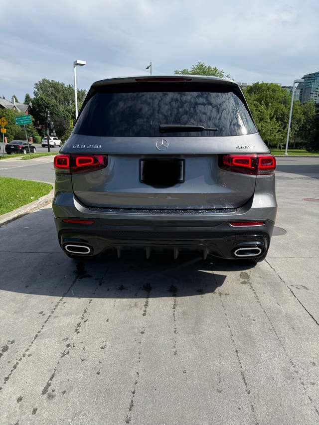 2023 Mercedes-Benz GLB 250 4MATIC — photo 4