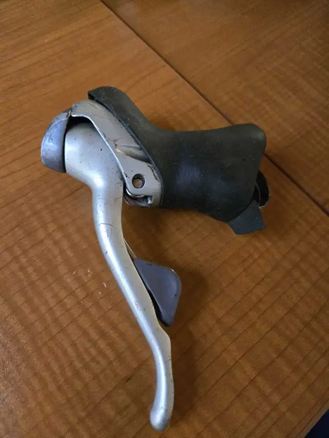 Shimano 105 Left Shifter in Frames & Parts in City of Toronto - Image 4