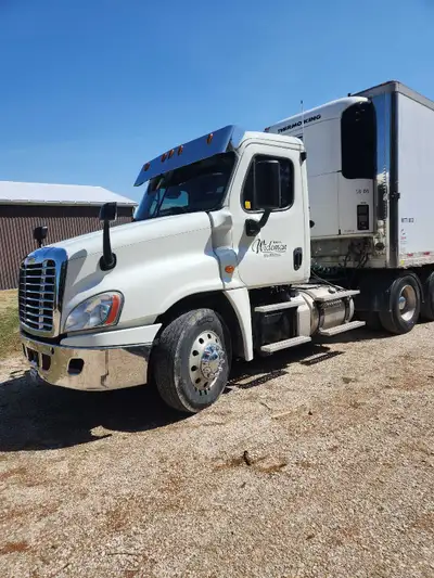 REDUCED !! Clean 2018 Heavy Spec Auto Shift Freightliner. D15 Detroit low kms .Will certify. Also 44...