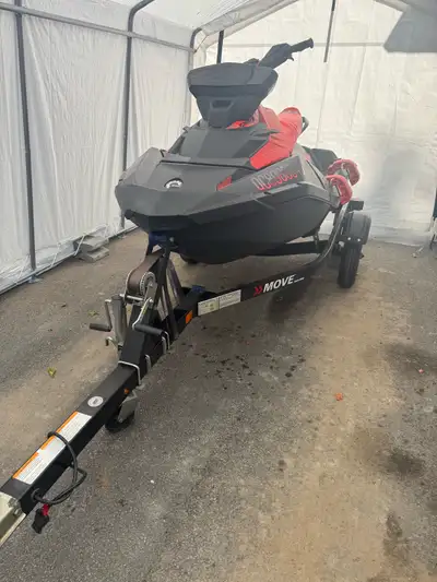 Sea-Doo Spark Trixx 3up – Prêt pour l’été! Vous cherchez du plaisir sur l’eau? Ce Spark Trixx 3 plac...