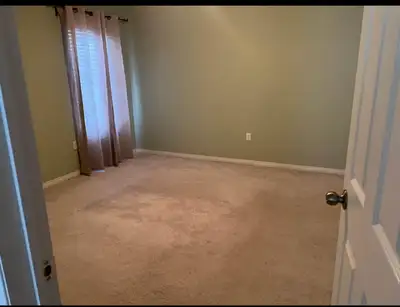 Room for rent in home, large shared bathroom with 1 person, shared kitchen