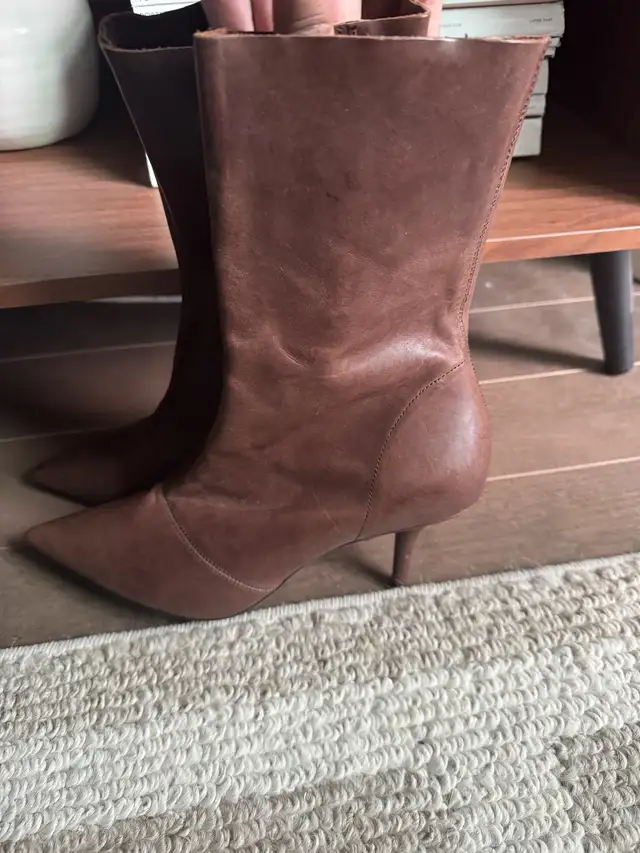 YEEZY Season 7 Ankle Boots in Women's - Shoes in Mississauga / Peel Region - Image 4