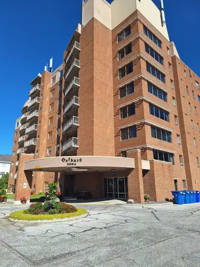 Beautiful 2 Bedroom, 2 Bathroom Suite – Adult 50+ Building – Hofburg, Riverside (Windsor) – Parking...