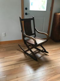 Petite chaise antique