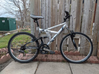 Adult aluminum bike in excellent working condition