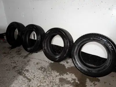 Toyo Observe GSi-5 Winter Tires 205/65R16 (Set of 4) Good condition, even wear, around 6-7/32" tread...