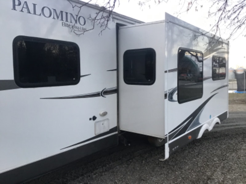 Palomino Elite UltraLite Quad Bunks Travel Trailers & Campers