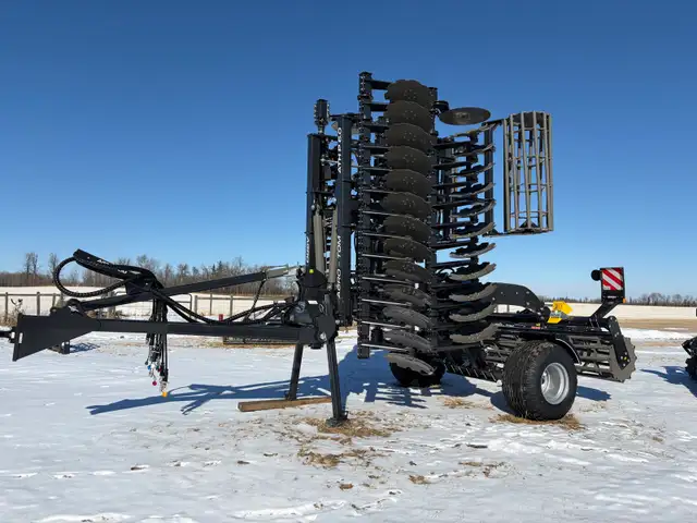 20’ New Agro-Tom Speed Disc 6 meter in Farming Equipment in Edmonton - Image 3