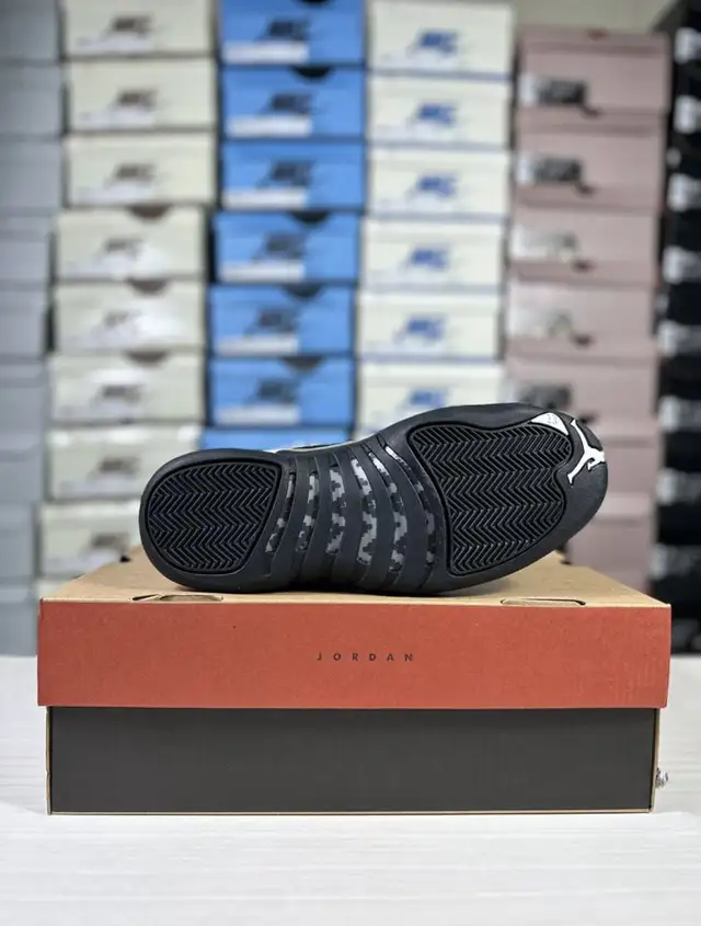 Jordan 12 Retro Taxi in Men's Shoes in Mississauga / Peel Region - Image 7