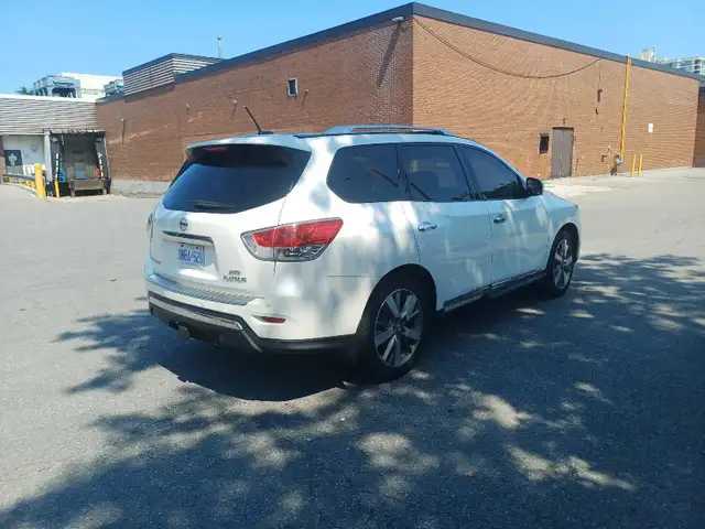 Nissan  Pathfinder528484096247736323