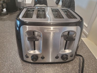 Grille pain - toaster 4 slices - Black Decker - très bon état
