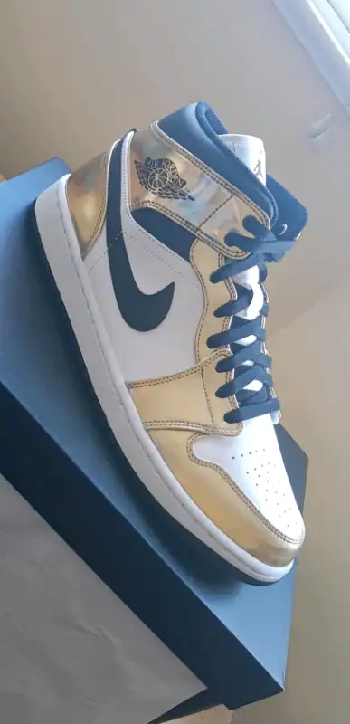 Nike Air Jordan 1 Mid (BLACK & GOLD), View more