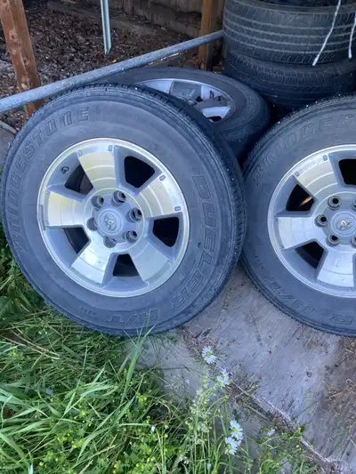 2015 Toyota Tacoma stock Toyota rims , 600$