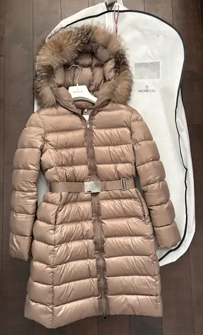 Gently worn Bought from Yorkdale moncler store few years ago Have the receipt Comes with the hanger...