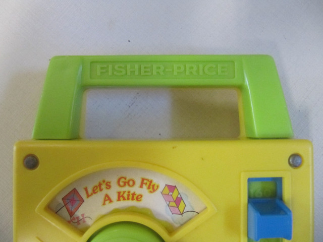 Fisher Price Lets Go Fly A Kite Model 791 Wind Up Radio Cir 1978 in Arts & Collectibles in Mississauga / Peel Region - Image 2