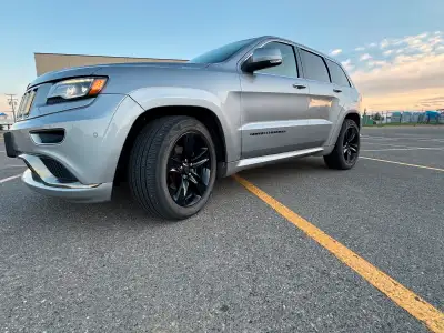 2015 Jeep Grand Cherokee Overland diesel (not deleted), mint condition, every available option, pano...