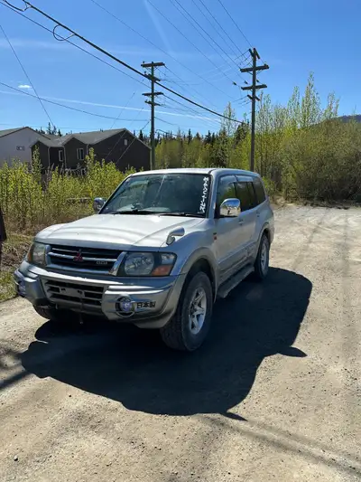 Listing for feelers. Potentially selling my 2000 Mitsubishi Pajero Exceed 3.5v6. Currently at 126xxx...