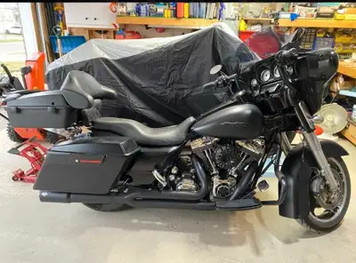 Hi, I am looking for a Street Glide in Denim Black. 2012 to 2017.