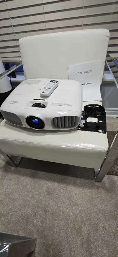 Epson Home Cinema Powerlite 3020, View more