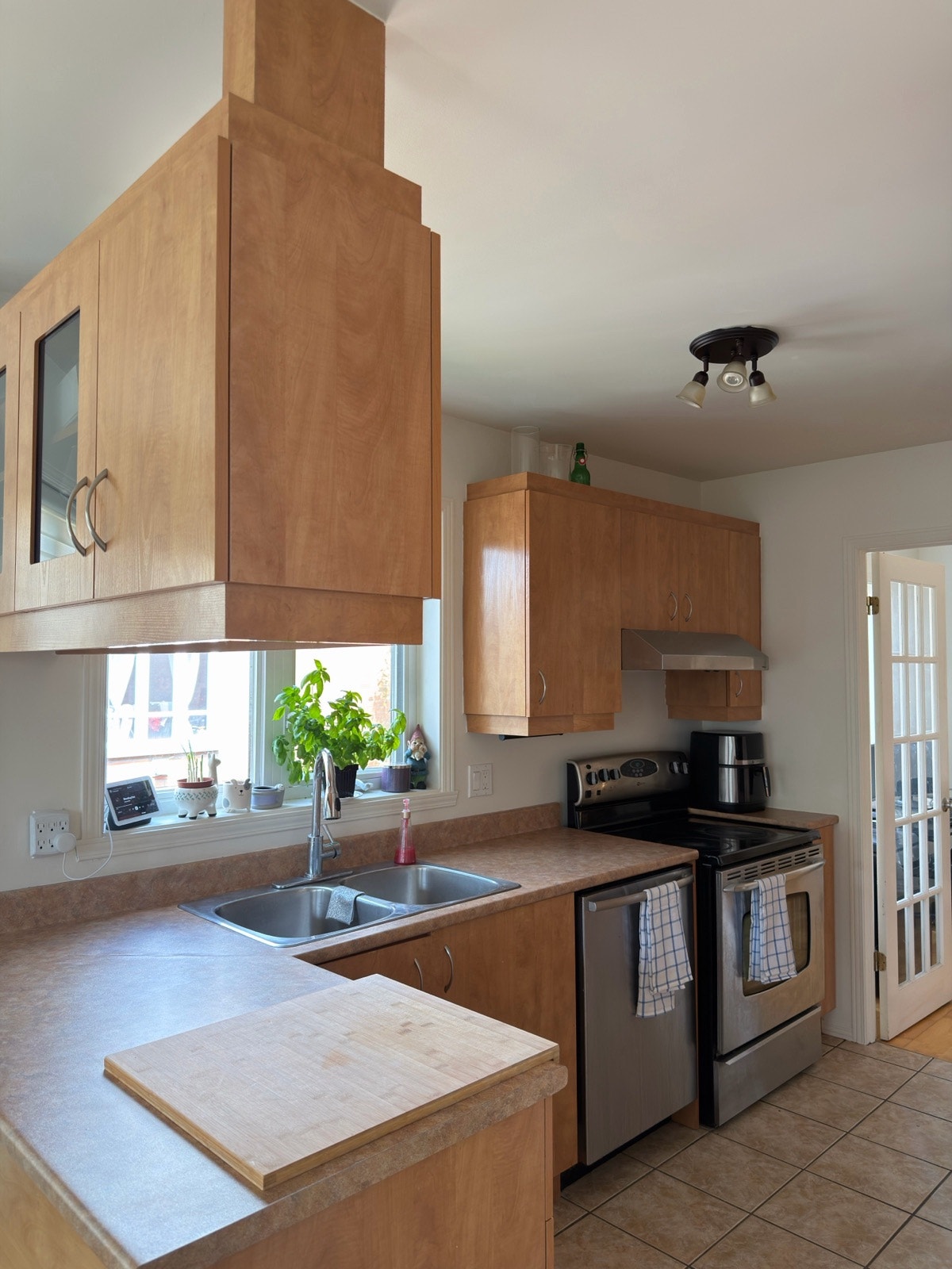 Grand 5 1/2 2 chambres dispo 1er octobre — photo 3