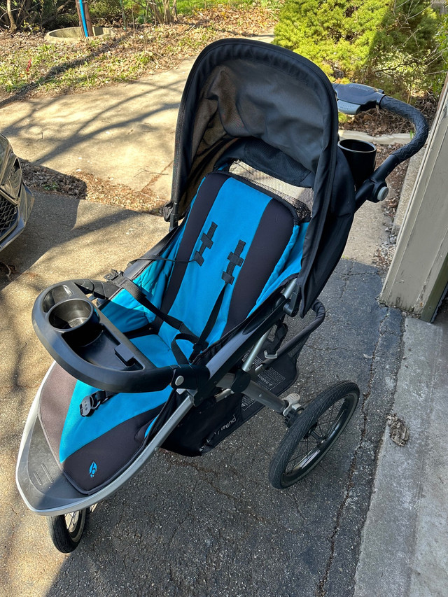 Baby trend jogging stroller in Strollers, Carriers & Car Seats in Oakville / Halton Region
