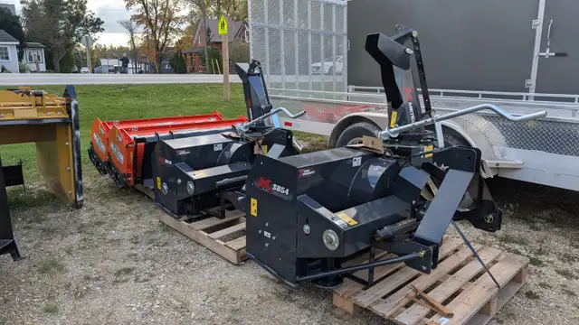 3 Point Hitch Snowblowers, Several Sizes Available to Order in Snowblowers in Stratford - Image 7