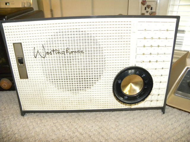 Antique radios in Other in St. Catharines - Image 2