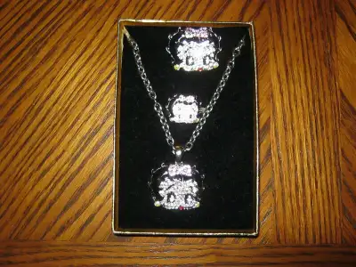 I have a 3 piece Betty Boop set includes 1 ring -1Pin-1 necklace all never used. Asking 40.00 or bes...