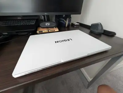 Lenovo Legion 7 16" (OLED 240Hz, Core Ultra 9 275HX, RTX 5060), View more