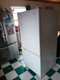 kENMORE. White fridge for sale