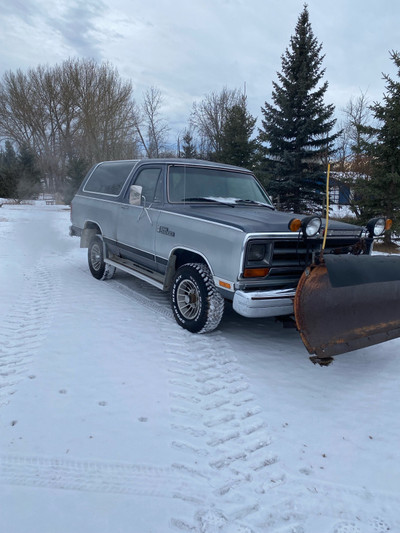 1986 Dodge Ram Charger Snowplow truck 