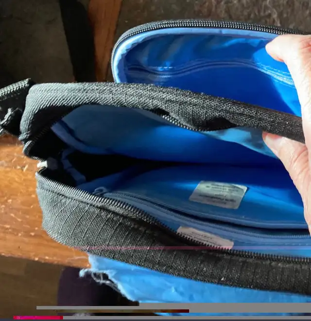 Unisex Convenient Purse /Bag / satchel / travel pouch in Women's - Bags & Wallets in London - Image 3