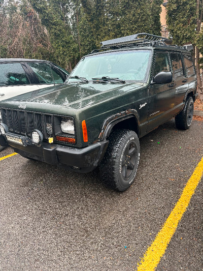 Jeep Cherokee Sport  1997,196000km, climatisé pour 3500$