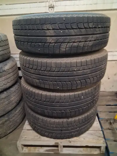 235/65/R16 Michelen Tires & Rims for sale. Almost new condition $400