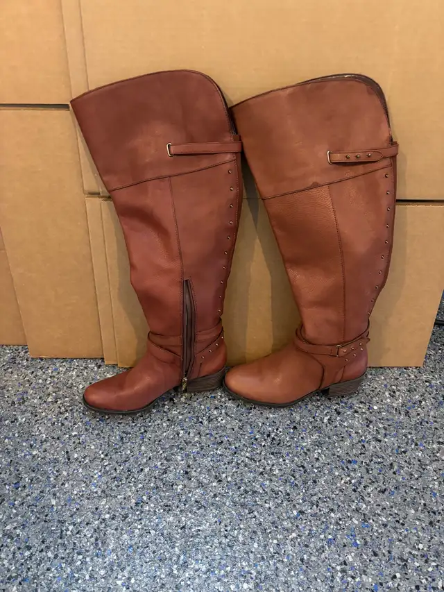 Vince Camuto women’s boots in Women's - Shoes in Edmonton - Image 3