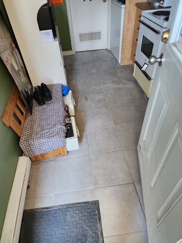 11/2 a louer a vieux terrebonne Locations longue durée Laval/Rive