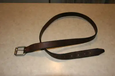 Genuine men’s leather belt / Ceinture en cuir véritable, View more