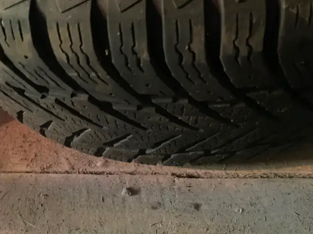 Nokian Hakkapeliitta pour Subaru Pneus hiver sur jantes in Tires & Rims in Saguenay - Image 7