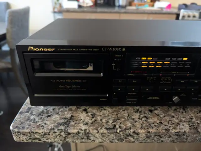 Mint Pioneer CT-W208R Double Cassette Deck Auto Reverse + Manual in Stereo Systems & Home Theatre in Markham / York Region - Image 3
