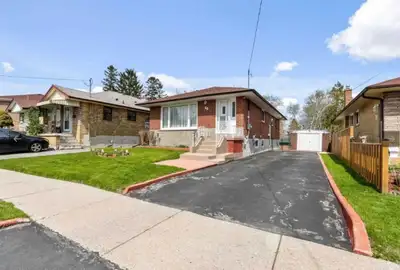 3 bedroom 1 washroom house