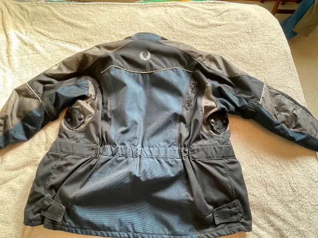 Vintage Belstaff All Weather Jacket in Motorcycle Parts & Accessories in Brandon - Image 4