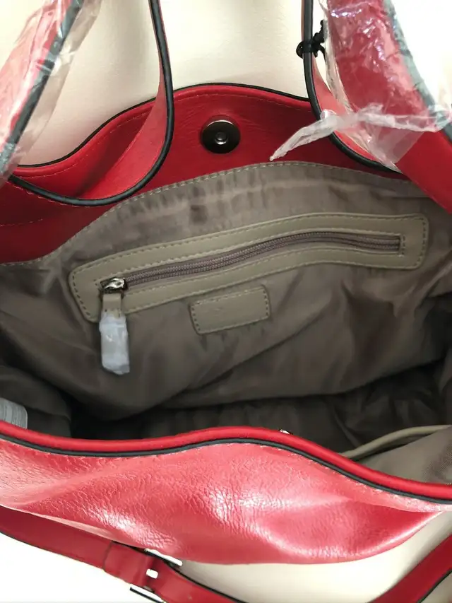 Women’s Red Leather Shoes and Purse size 8.5 *NEW* $65 each in Women's - Shoes in Markham / York Region - Image 5