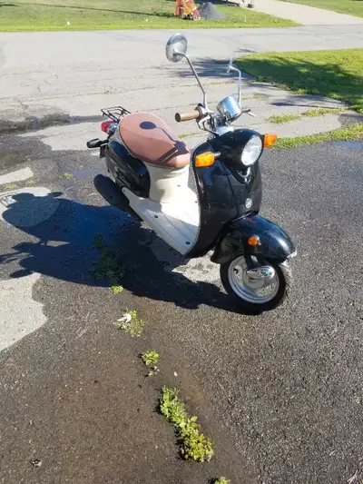 Selling 2001 Yamaha vino scooter. As is where is ans been in dry storage for 10 years. Was fully ope...