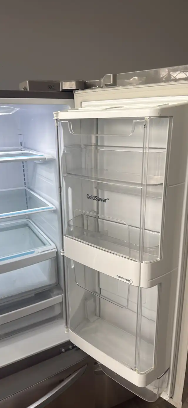 36 inch LG French door stainless steel fridge  in Refrigerators in Hamilton - Image 5
