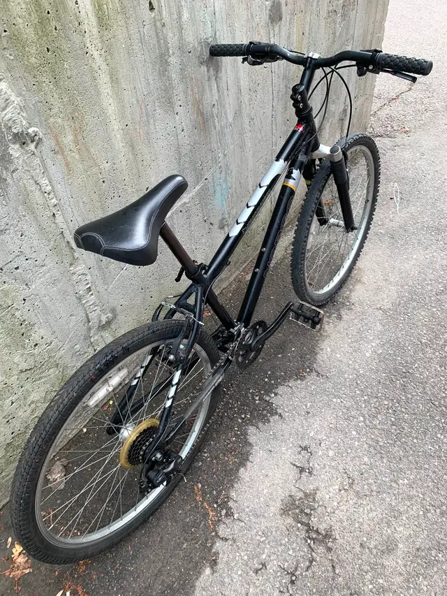 Small black Norco hardtail 21 speed mountain bike freshly tuned62864361229825122