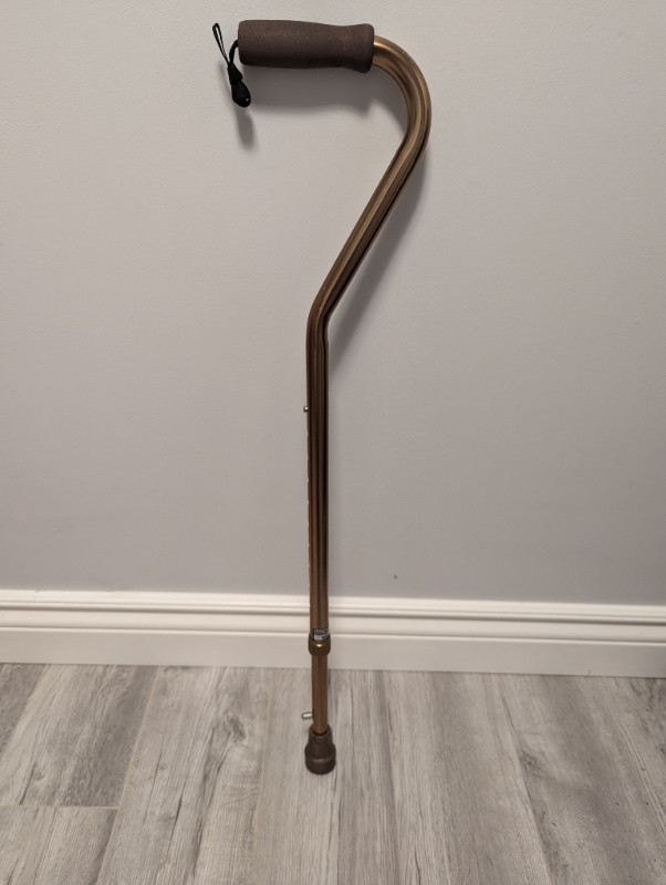 OFFSET CANE with RETRACTABLE ICE PICK dans Santé et besoins spéciaux  à Région de Windsor